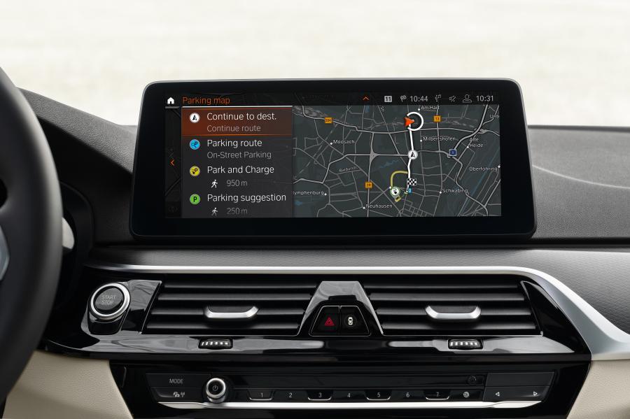 Детали интерьера BMW 530e xDrive M Sport (G30) 2020 года  (WW) (фото 53 из 78)